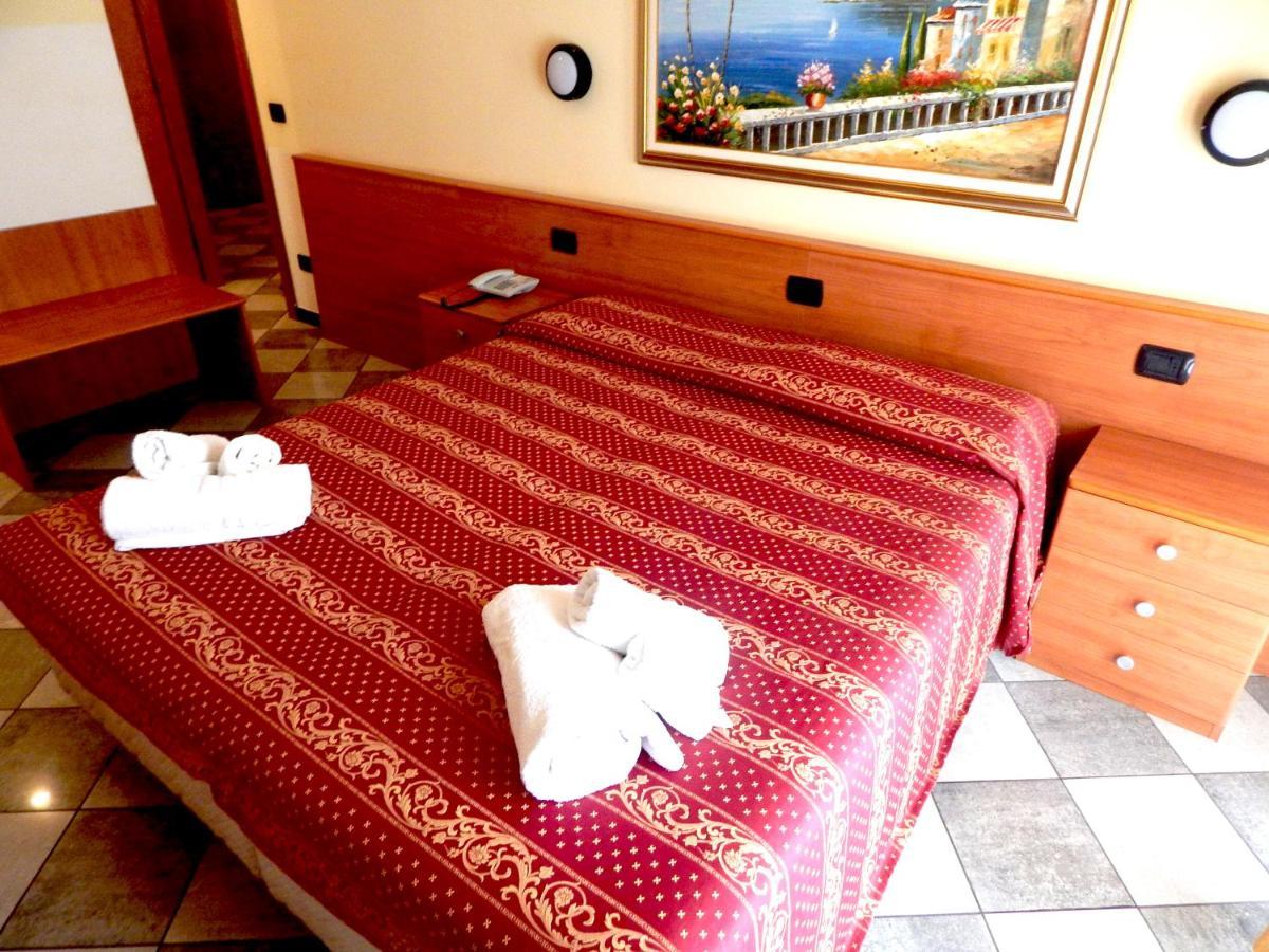 Residence Hotel Isabella Loano Esterno foto